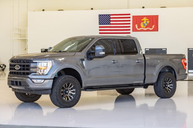 2021 Ford F-150 Lariat SuperCrew 4x4 exterior view 1