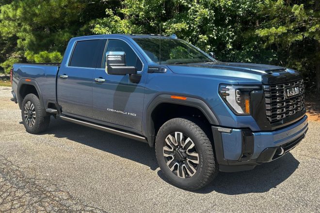 2025 GMC Sierra 2500HD Denali 4x4 exterior view 1