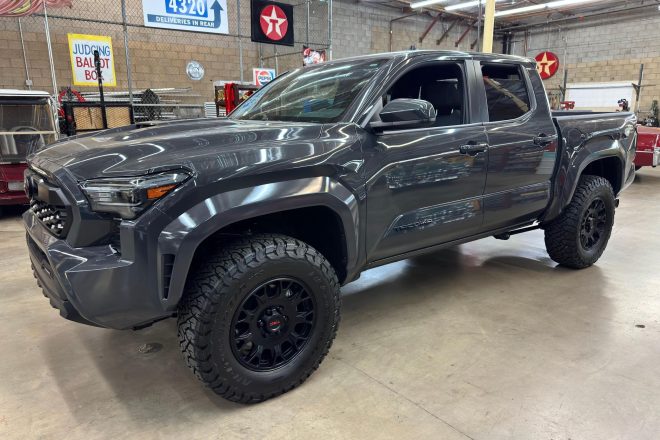 2025 Toyota Tacoma TRD Sport Double Cab 4x4 exterior view 1