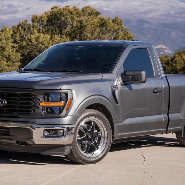 2025 Ford F-150 XL 4x4 exterior view 1