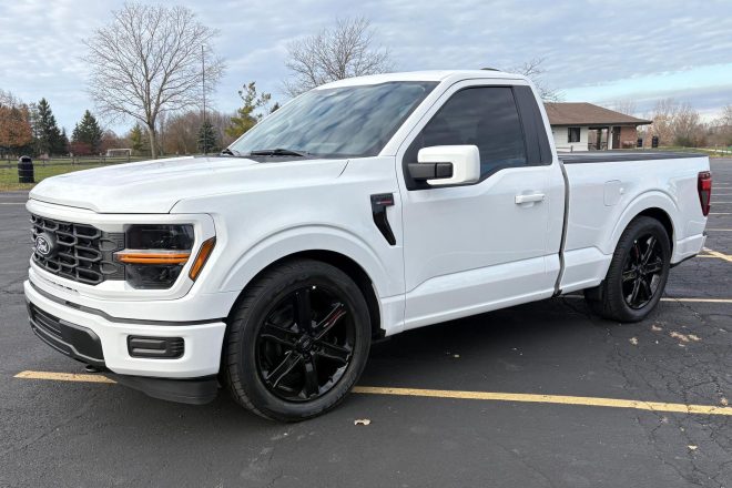 2025 Ford F-150 XL 4x4 exterior view 1