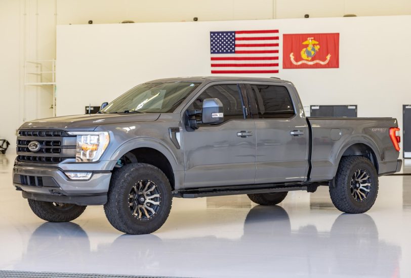 2021 Ford F-150 Lariat SuperCrew 4x4 exterior view 1