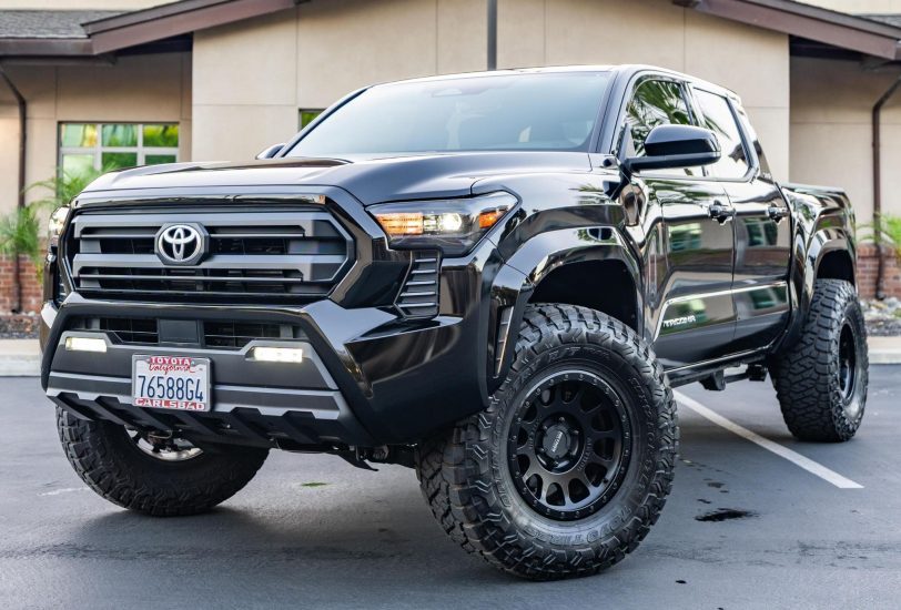2025 Toyota Tacoma SR5 exterior view 1