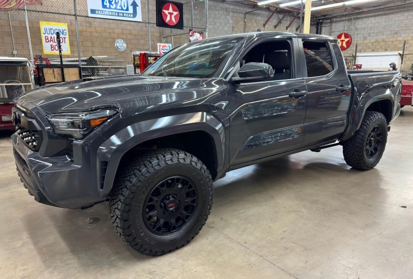 2025 Toyota Tacoma TRD Sport Double Cab 4x4 exterior view 1