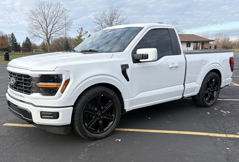 2025 Ford F-150 XL 4x4 exterior view 1