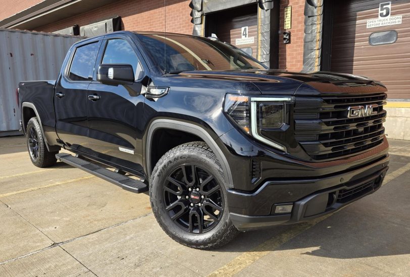 2025 GMC Sierra 1500 Elevation Crew Cab 4x4 exterior view 1